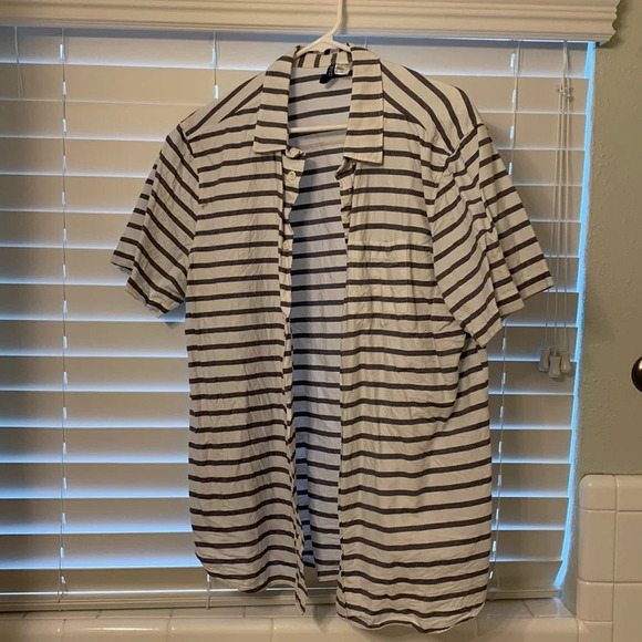 Men’s H&M Divided short sleeve button down. White and navy, size L *See note - Picture 1 of 6